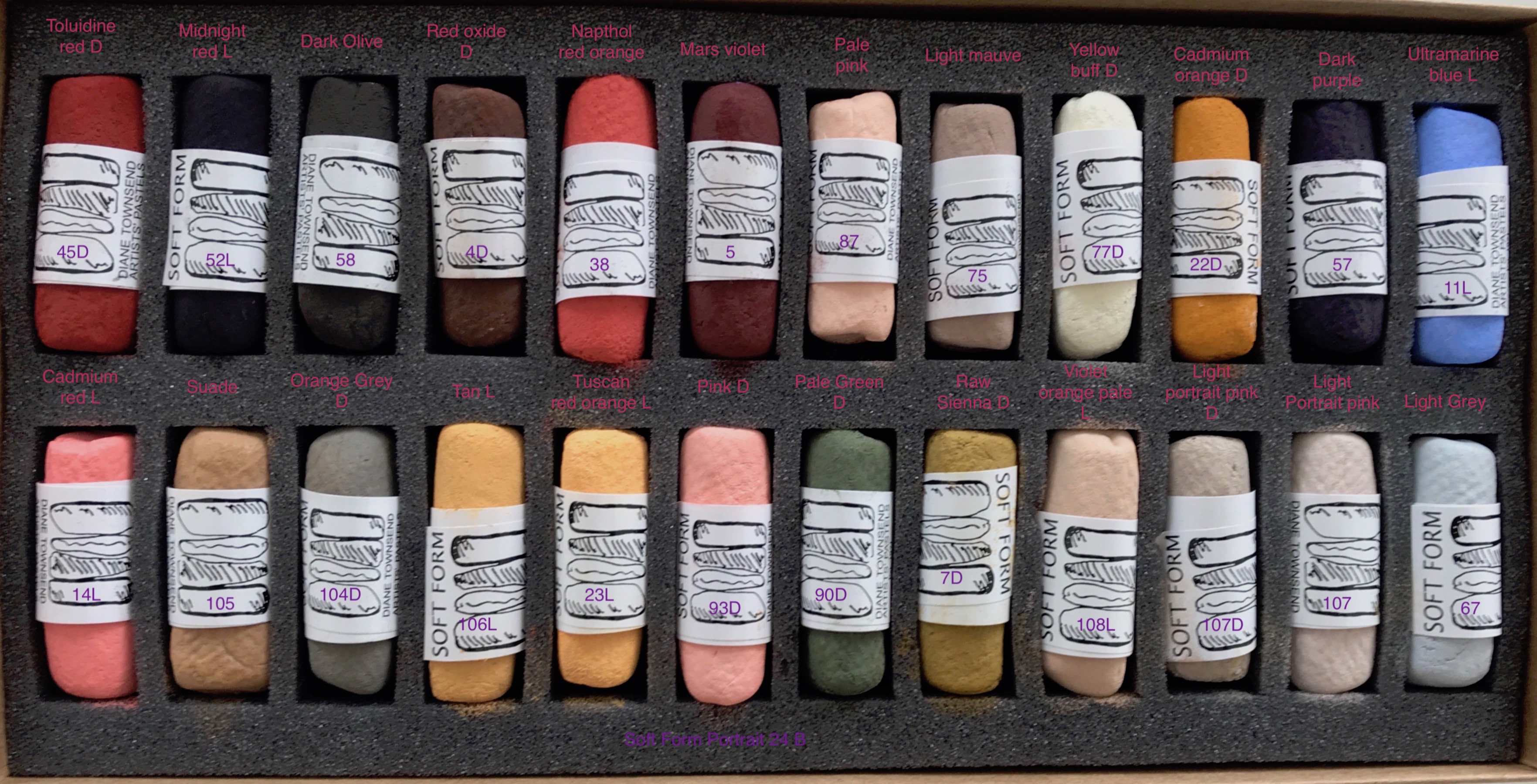 Diane Townsends Artists Soft Form Pastels 24-Set